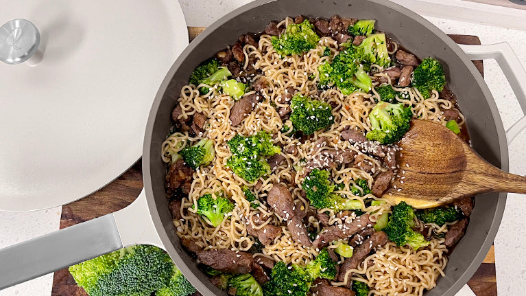 Beef Broccoli Ramen inside of The Pan by Perco in Gray with The Spoon in the pan